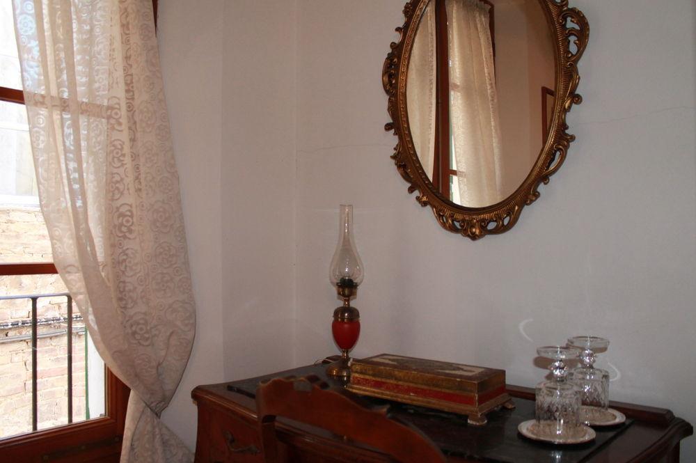 Palazzo Masi Bed & Breakfast Siena Luaran gambar